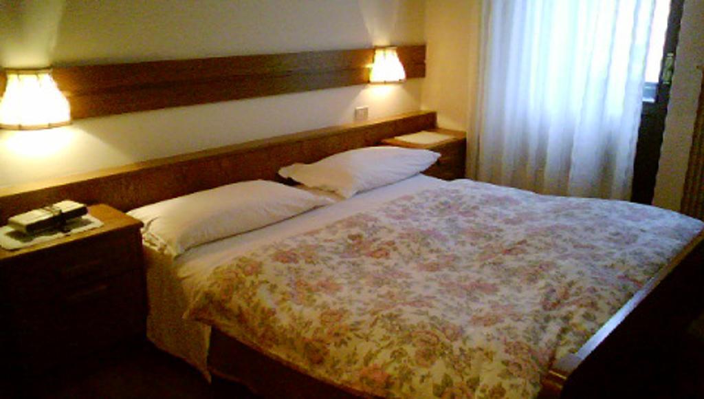 Ferienwohnung Campiglio Trilocale Monte Spinale Madonna Zimmer foto